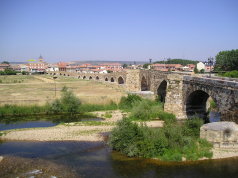 Die 800 Jahre alte Brücke in Hospital de Órbigo