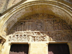 Tympanon des Eingangsportals mit der Darstellung des Jnsten Gerichts